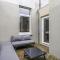Cosy, furnished & renovated flat with outside lounge