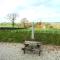 Luxury Shepherds Hut with Superb Views & Fire Pit & walking distance to a superb Gastro Pub - Lamerton