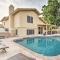 Pool, Golf Course Views Desert Oasis in Glendale