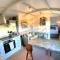 Stunning Shepherds Hut with Superb Views & Fire Pit near a Superb Gastro Pub - Lamerton