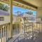 Walk to Apache Pier Coastal Condo with Pool Access - Myrtle strand
