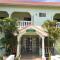 Beautiful 2-Bed Apartment in sunny Jamaica - Silver Sands