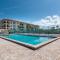 Magnificent Gulf Front Condo Located Directly on the Ocean! condo - 印第安盐滩