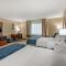 Comfort Inn & Suites Jackson - West Bend
