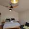 Tallows Studio -Modern, tranquil, dog friendly,2 mins to the beach