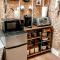 Cozy, Cute, Private Ozark Suite 5 Mins to Hospital