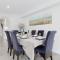 Birubi Breezes 2 Large Duplex with Air Conditioning WI FI and only 5 minute walk to the beach