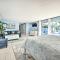 Waterfront Bradenton Home Heated Pool and Fire Pit - 布雷登顿