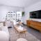 Stylish luxury condo, central location, ocean view, pool Stylish luxury condo, central location, ocean view, pool