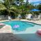 Tropical Luxury Escape Heated Pool Pets OK IMG short Drive to Gulf Beaches - Брейдентон