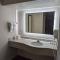 Howard Johnson by Wyndham Chattanooga Lookout Mountain I-24