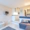 Studio Les Marinas-10 by Interhome