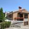 Apartment Beni-2 by Interhome