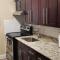 Very Glam Apartment 6 Miles From Hard Rock Stadium and Casino