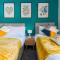 Rookwood house - spacious home with free parking - Short Stay Leeds