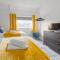 Rookwood house - spacious home with free parking - Short Stay Leeds
