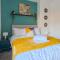 Rookwood house - spacious home with free parking - Short Stay Leeds
