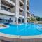 222 Edgewater Inn