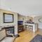 225 Edgewater Inn