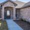 Beautifully Decorated New Home, King Bed, Washer/Dryer & Fully Stocked Kitchen
