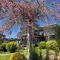 Lovely J Home -Stunning river view cozy two bedroom private suite