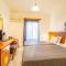 Hiona Holiday Hotel