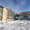 Hills View Apartment