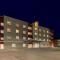 Super 8 by Wyndham Thompson