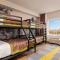 Super 8 by Wyndham Thompson