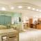 Hiona Holiday Hotel