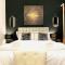 Duke and Duchess Apartments and Rooms - Private in Room Hot Tub Suites - Londýn