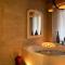 Town House Spagna- luxury Rooms with Jacuzzi Bath