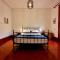 Luxury 2 bedroom city centre apartment with panoramic views and high ceilings