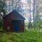 Tiny hut in the forest overlooking the river - Avesta