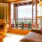 Stunning 3-bedroom apartment with mountain views