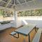 Seashells, 1,21-23 Magnus Street - Unit with air con, wi-fi, complex pool and lift