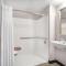 Ramada by Wyndham Hartford North - Bradley Airport
