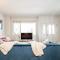 Mediterranean Retreat - King Bed - Fireplace - Garage
