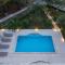 Apartments with a swimming pool Promajna, Makarska - 19144