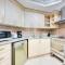 Distinctive 1 BR at Shoreline 5 Palm Jumeirah by Deluxe Holiday Homes