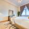Distinctive 1 BR at Shoreline 5 Palm Jumeirah by Deluxe Holiday Homes