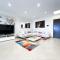 Luxury condominium apartment with swimming pool #1903