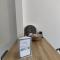 Studio cosy - proche gare & centre-ville - stationnement - cour intérieure table & chaises