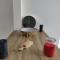Studio cosy - proche gare & centre-ville - stationnement - cour intérieure table & chaises
