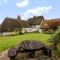 Captivating 6 Bed Cottage in the village of Moulso - Newport Pagnell