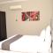 Ellyxville Hotel