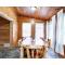 City Hideaway - Hot Tub, Fireplace, Grill