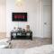 Bali Style Home - King Bed - Fireplace - Jacuzzi - Fast Wi-Fi - Free Netflix & Garage Parking