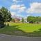 Perfectly Located City Centre Studio Apartment - West One with FREE WIFI, GYM ACCESS, NETFLIX