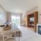 Studio Zeeflat with parking and shared pool by Interhome - دي هان